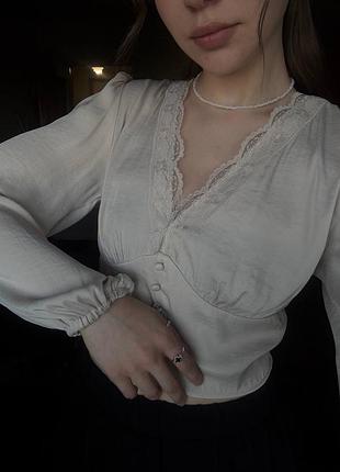 Кремова блуза stradivarius