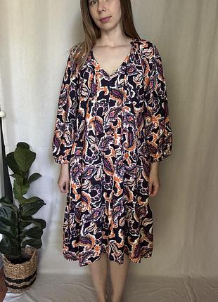 Жіноча сукня вільного крою