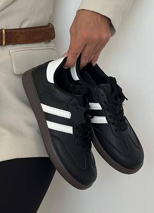 Кроссовки из натуральной пресс-кожи