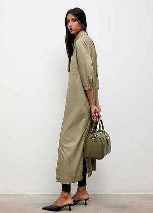 Хаки атласное платье-рубашка большого 24 размера