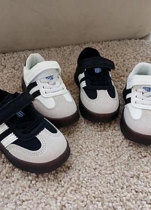 Кросівки для хлопчиків та дівчат