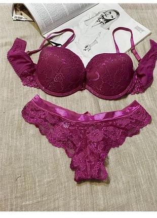 Closer with evie чудовий рожевий мереживний комплект (бюст і трусики) як новий ( не носили)