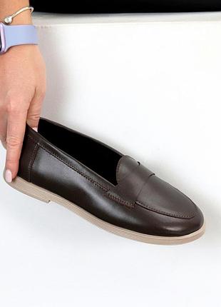 Жіночі кросівки