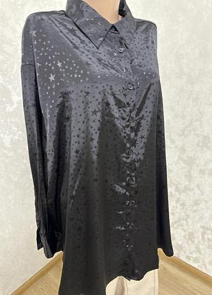 Атласна подовжена сорочка в зірочки великий розмір