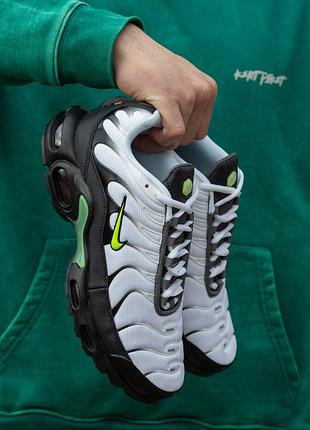 Мужские кроссовки nike air max plus tn white black green 40-41-42-43-44-45