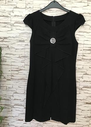 Вечірня ошатна сукня міні з воланами не прозоре, тканина класна щільна якісне маленьке чорне плаття