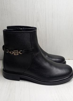 Батальоны tommy hilfiger boots th chain leather low bootie(оригинал)