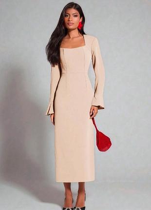 Женское платье миди с разрезом