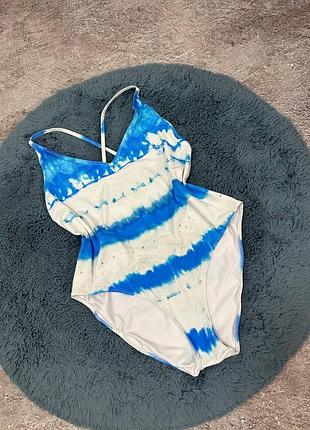 Суцільний купальник