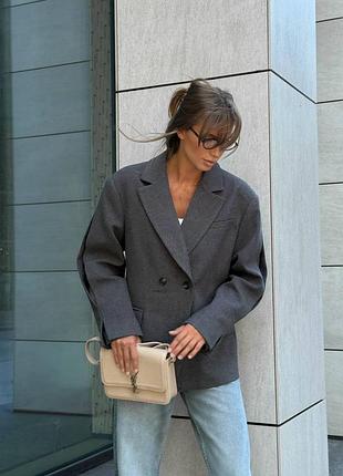 Якісний стильний жакет в наявності