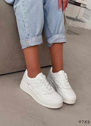 Білі кеди жіночі