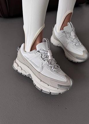 Женские кроссовки nike