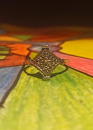 Жіноче вінтажне кільце готика