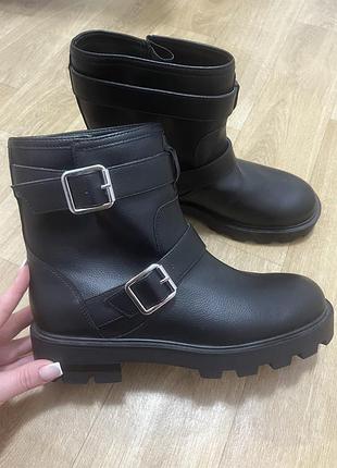 Чоботи h&m 40 /25.5 устілка