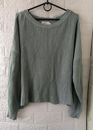 Красивый женский мирер