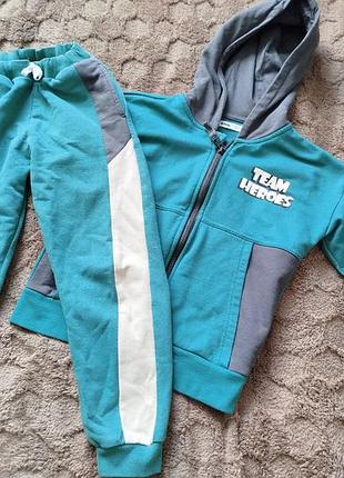 Спортивний костюм sinsay на хлопчика 6 років
