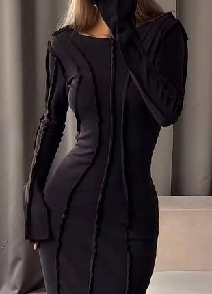 Жіноча сілуетна сукня довга з відкритими плечима