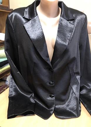 Піджак класичний жіночій атласний б/у
