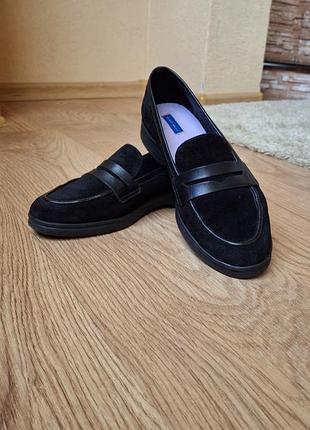 Продам туфли в идеальном состоянии,натуральная замша с кожаными элементами,37 размера