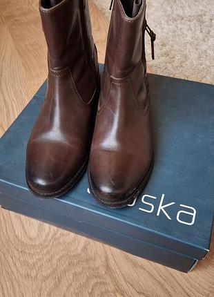 Кожаная обувь фирмы braska в идеальном состоянии 37 размера на узкую ногу.