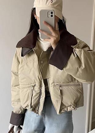 Куртка з акцентом на комірі