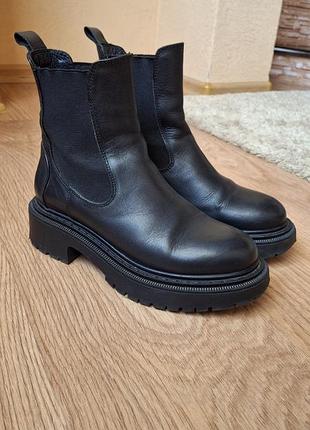 Продам кожаные челси 37.5