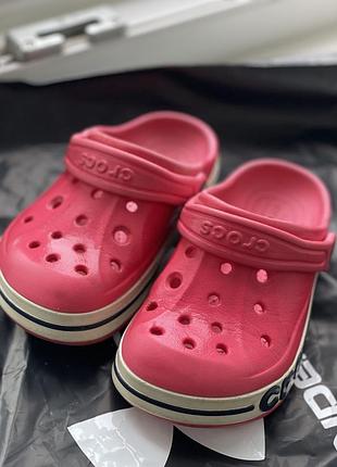 Крокси червоні на дівчинку