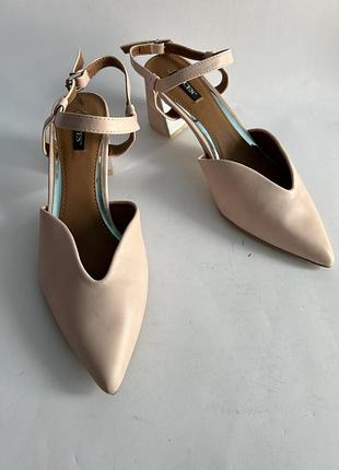 Нові жіночі босоніжки від vices