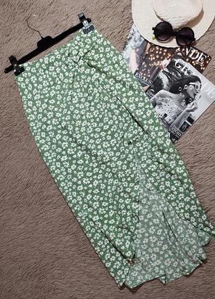 Шикарная цветочная асимметричная юбка миди с разрезом