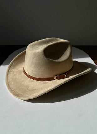Шляпа федора ковбойка унисекс замшевая с ремешком sahara трансформационная молочная