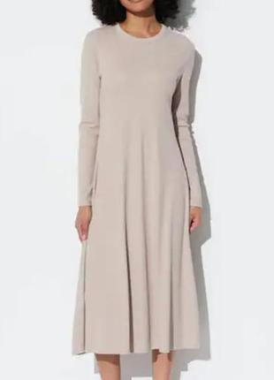 Бежева трикотажна сукня в рубчик uniqlo