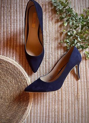 Замшеві сині туфлі лодочки на каблучку