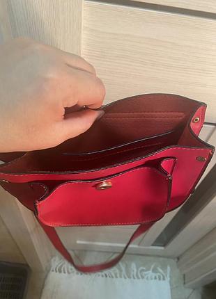 Сумка дуже гарна та стильна.