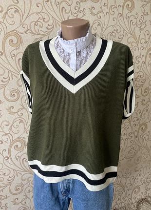 Джемпер жилет жилетка безрукавка оливкового кольору тренд mango