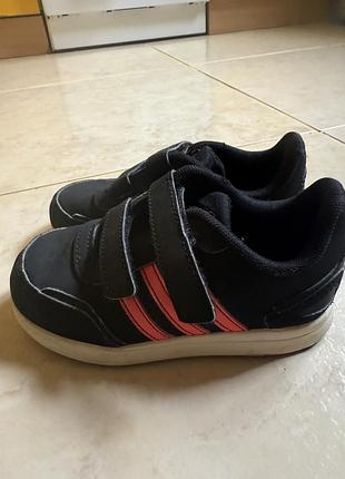 Кросівки adidas для дівчинки