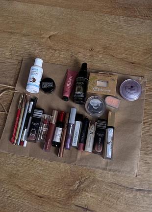 Лот косметики , набір, помада, тіні, олівці для губ, румʼяна, румяна, maybelline  , lamel, patricia ledo, lcf. eveline