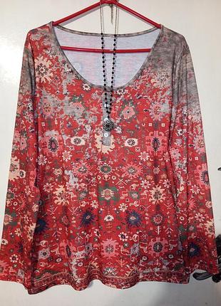 Трикотажная яркая блузка-лонгслив с бохо-этно принтом батал в состоянии новой