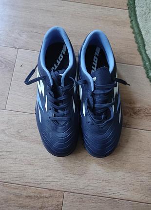 Детские кроссовки