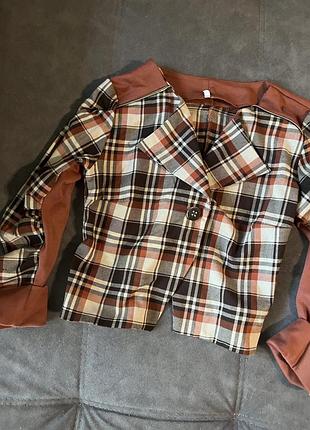 Жакет в клітинку