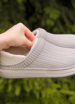 Легенькі, зручні утеплені шльопанці беж хакі темно-сині