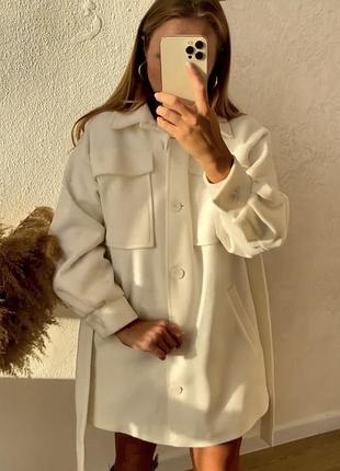 Пальто - рубашка білого кольору two hearts