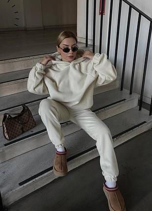 Теплый женский спортивный костюм из флиса