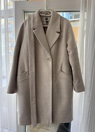 Пальто демісезонне бежеве в клітинку
