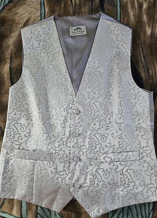 Стильный мужской жилет