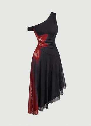 Чорна сукня з квітковим принтом