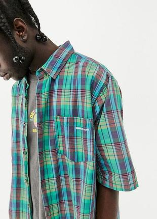 В клетку мужская рубашка с коротким рукавом urban outfitters