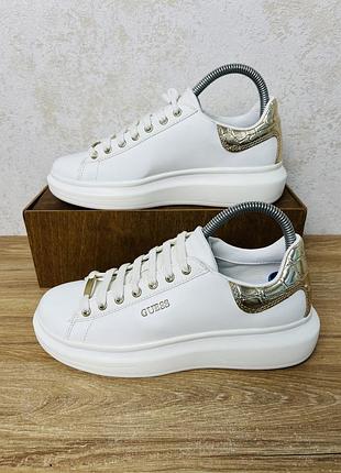 Кросівки guess