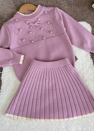 Вʼязаний костюмчик на дівчинку