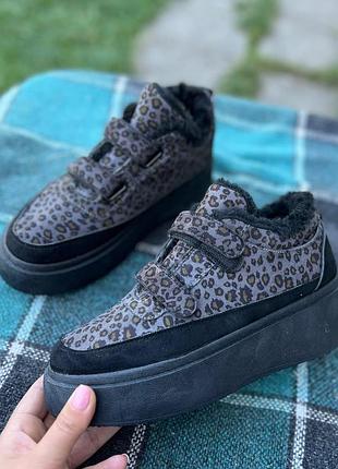 Кроссовки зимние