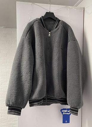 Плюшева куртка / бомбер